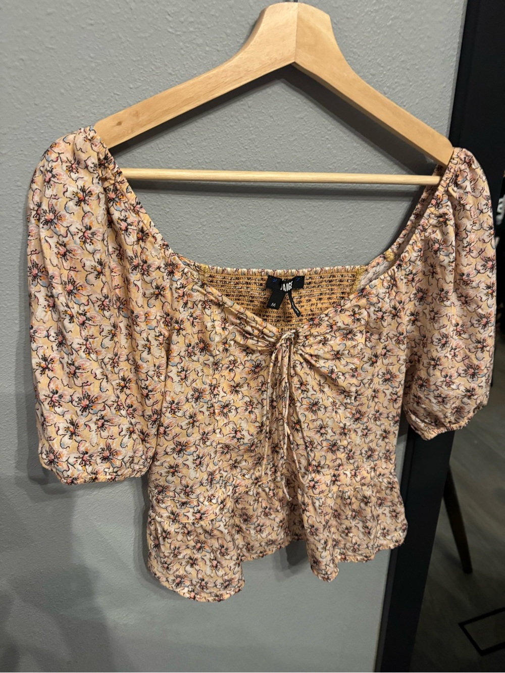 Paige Floral Boho Romantic Tie-Front Square Neck Peasant Top - Beige 🌷💐